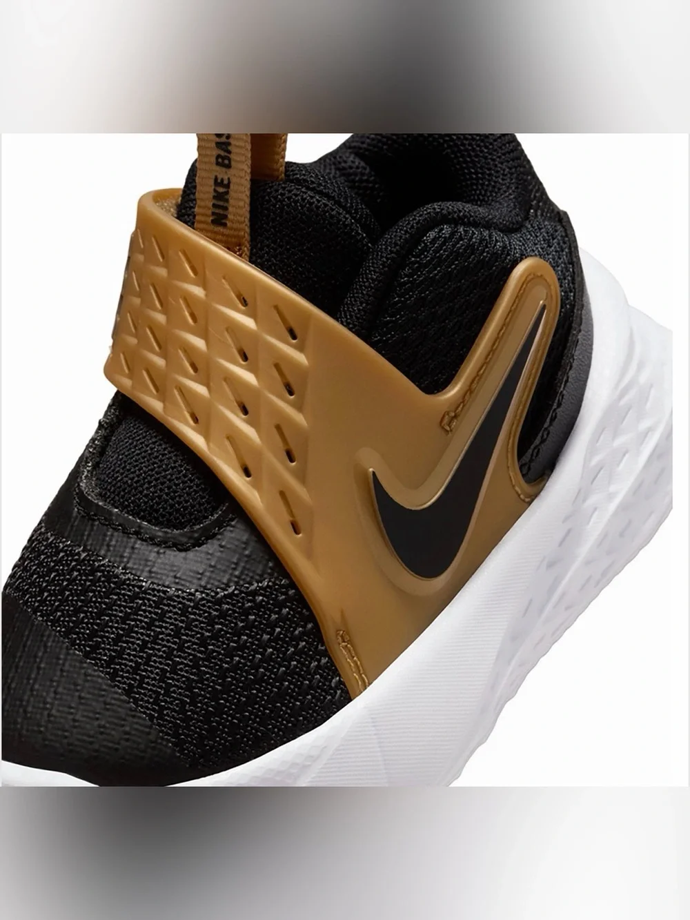 Nike Toddlers Team Hustle D12 Black/Gold Shoes!!(5)